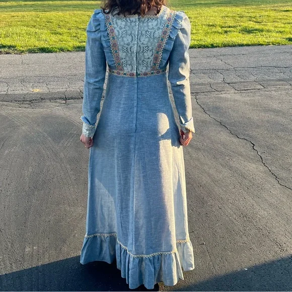 Blue Renaissance - Picture 3 of 10